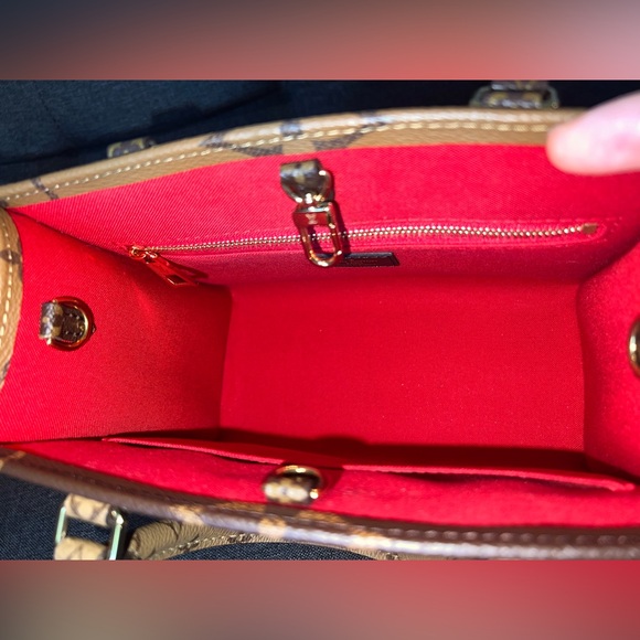 Louis Vuitton OntheGo PM monogram Reverse (Bag only) - Picture 10 of 14